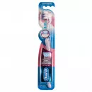 Зубная щетка Oral-B Ultra Thin бережная забота о деснах, розовая, extra soft